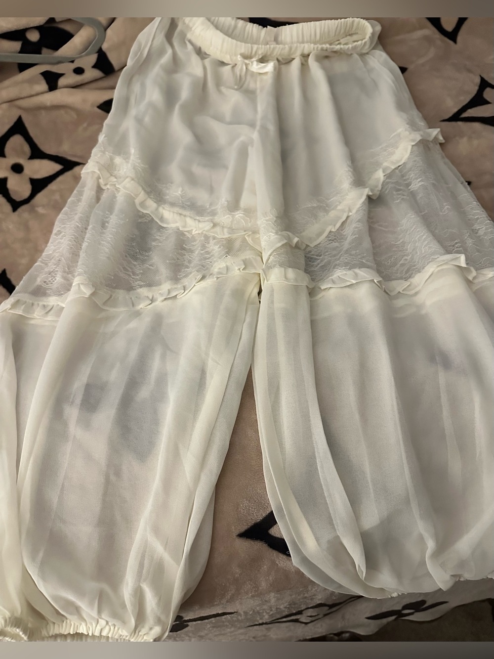 NWT Lyrebird by Anthropology Sheer Lace-Trim Balloon Lounge Pants in Eggnog - Picture 5 of 10